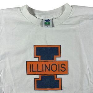 Vtg Illinois Fighting Illini Graphic Shirt Men’s XL University Spell Out 90s USA